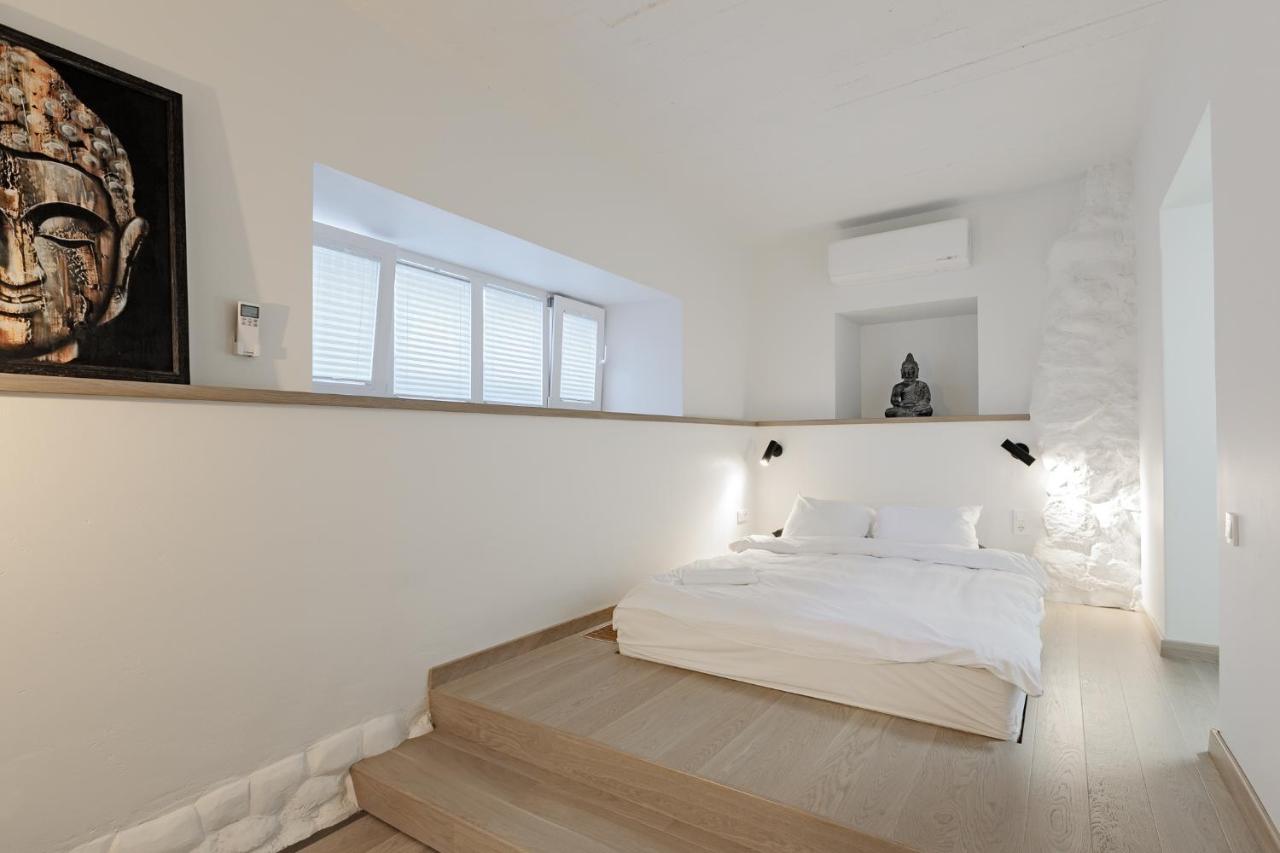 Buddha Luxury Apartment Kaunas City Centre Bagian luar foto